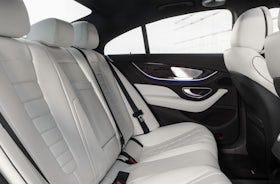 Mercedes-Benz CLS Coupé Azul Espectral asientos traseros