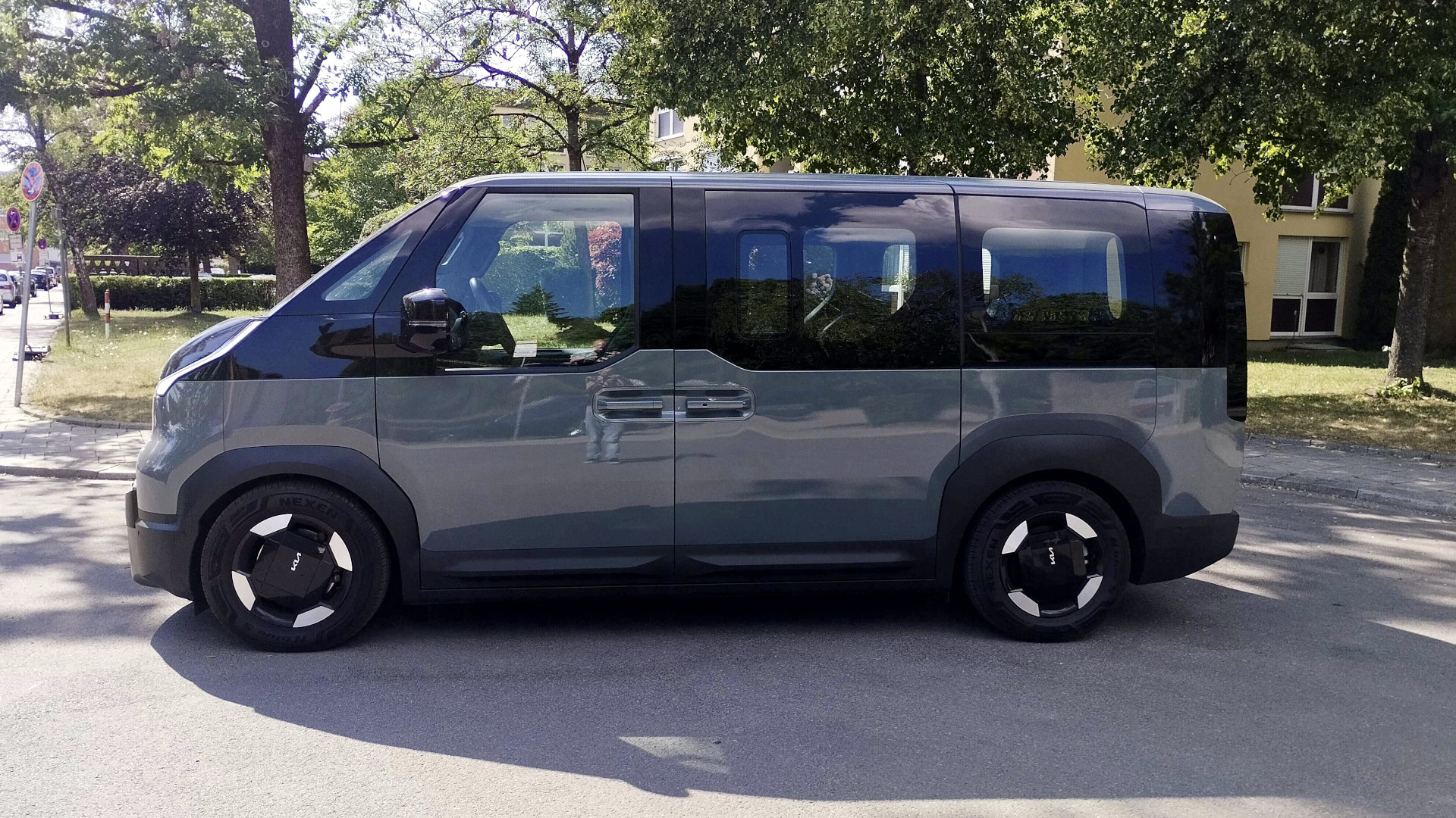 Kia PV5 statisch Seite