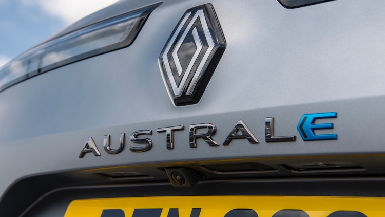 New Renault Austral is equipped with the best technology - Renault
