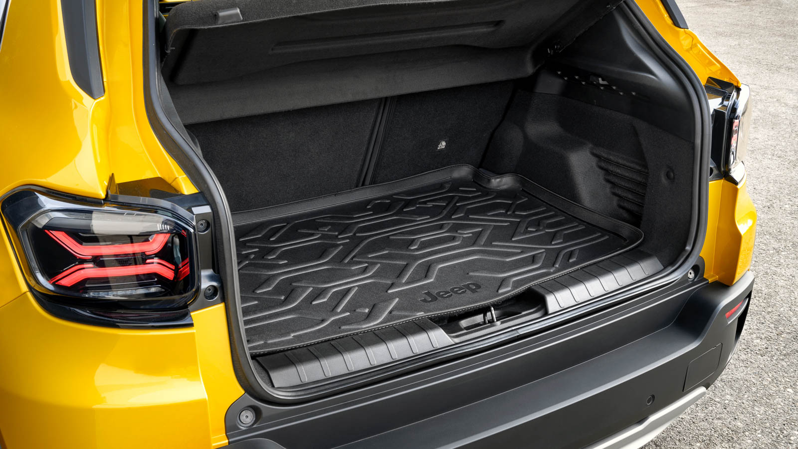 Jeep Avenger Interior y maletero Carwow