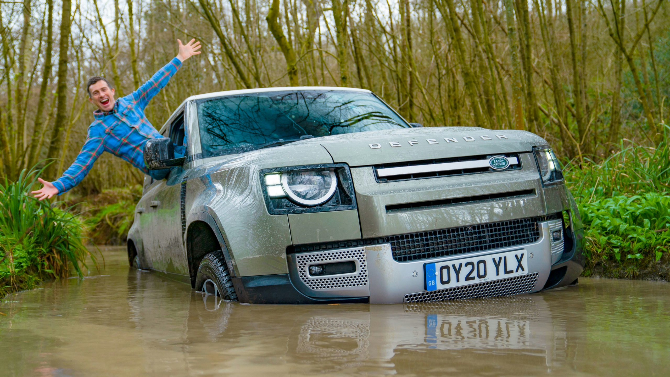 Land Rover Defender thumbnail