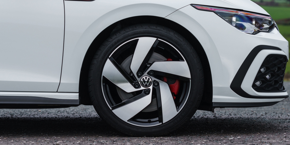 Volkswagen Golf GTI Review 2024 | Performance & Pricing | Carwow