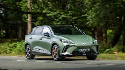 MG MG4 EV XPOWER