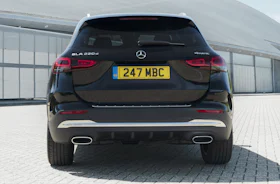 Mercedes GLA Review 2023 | Price, Interior & Boot Space | carwow