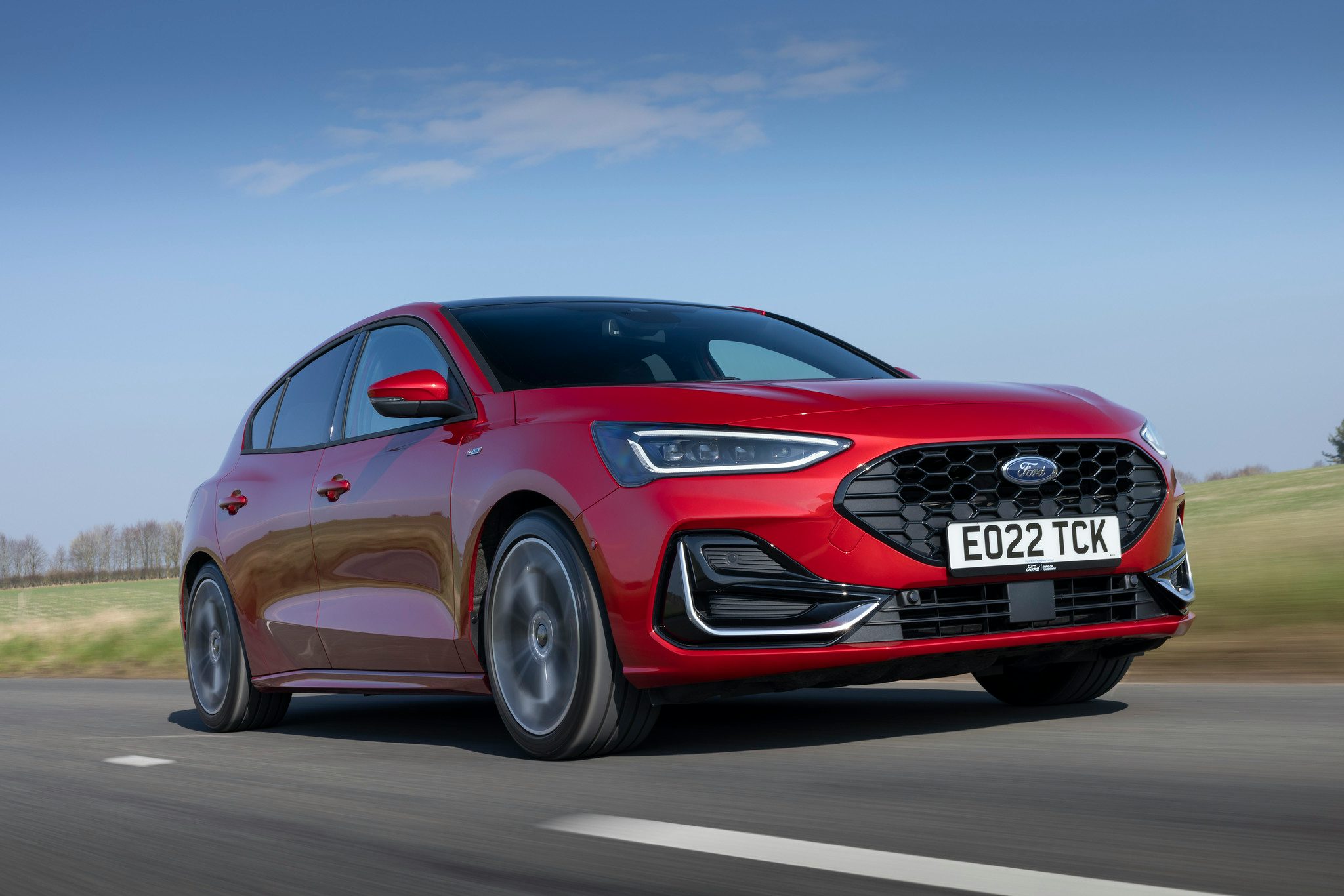 Ford Focus 2023 front 3/4 moving
