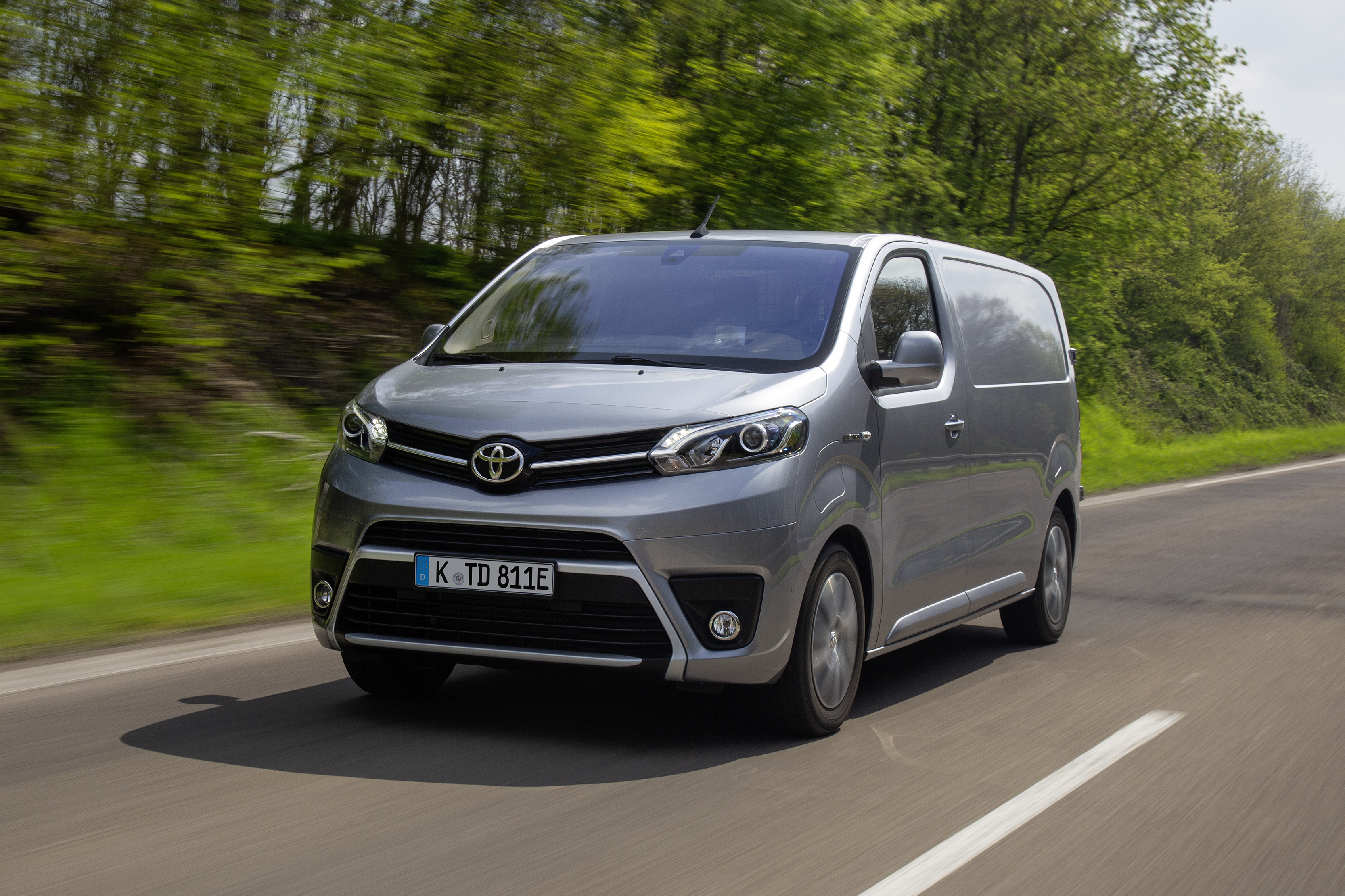 Toyota Proace Electric Test 2024 | Konfigurator & Preise | Carwow.de