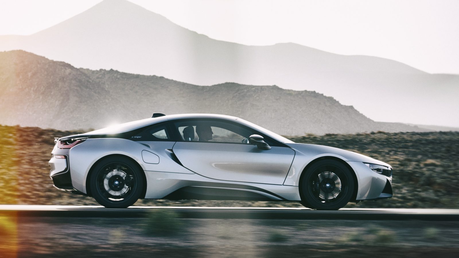 Prueba BMW i8 Coupé 2025 | Precio y Opinión | Carwow