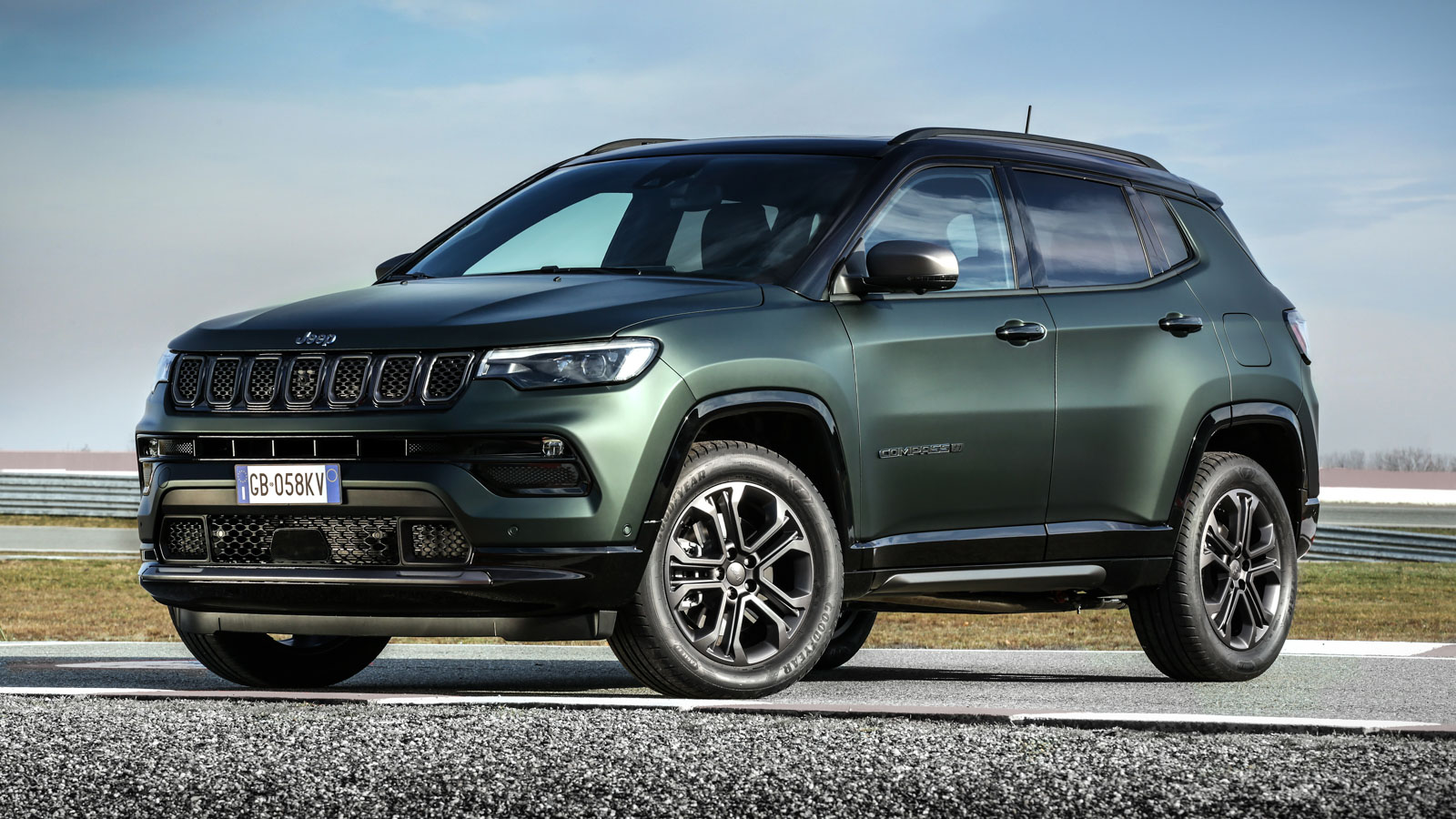 Neu Jeep Compass 1.5l GSE T4 48V e-Hybrid Limited DCT 2023 in Solid Black  Uni ab 599€