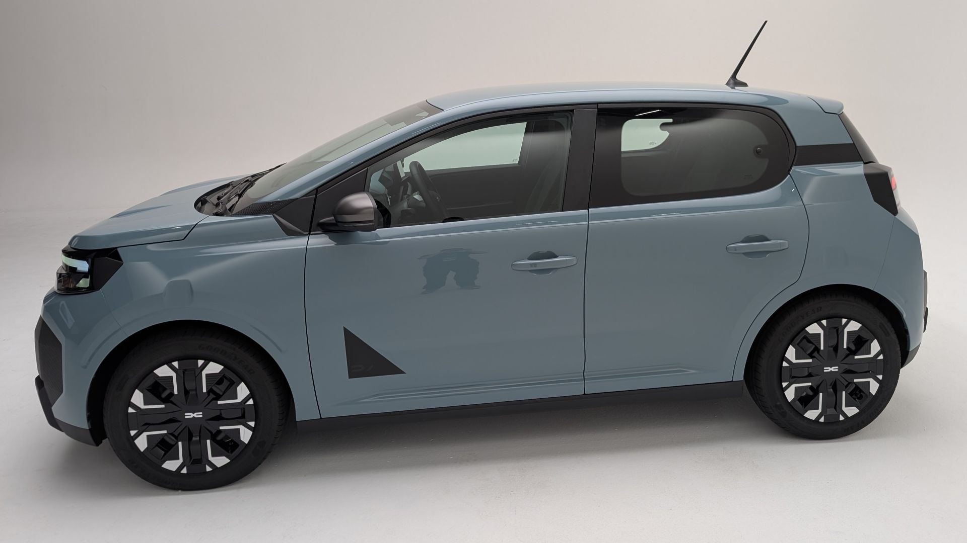 Dacia Spring Exterieur seitlich stehend