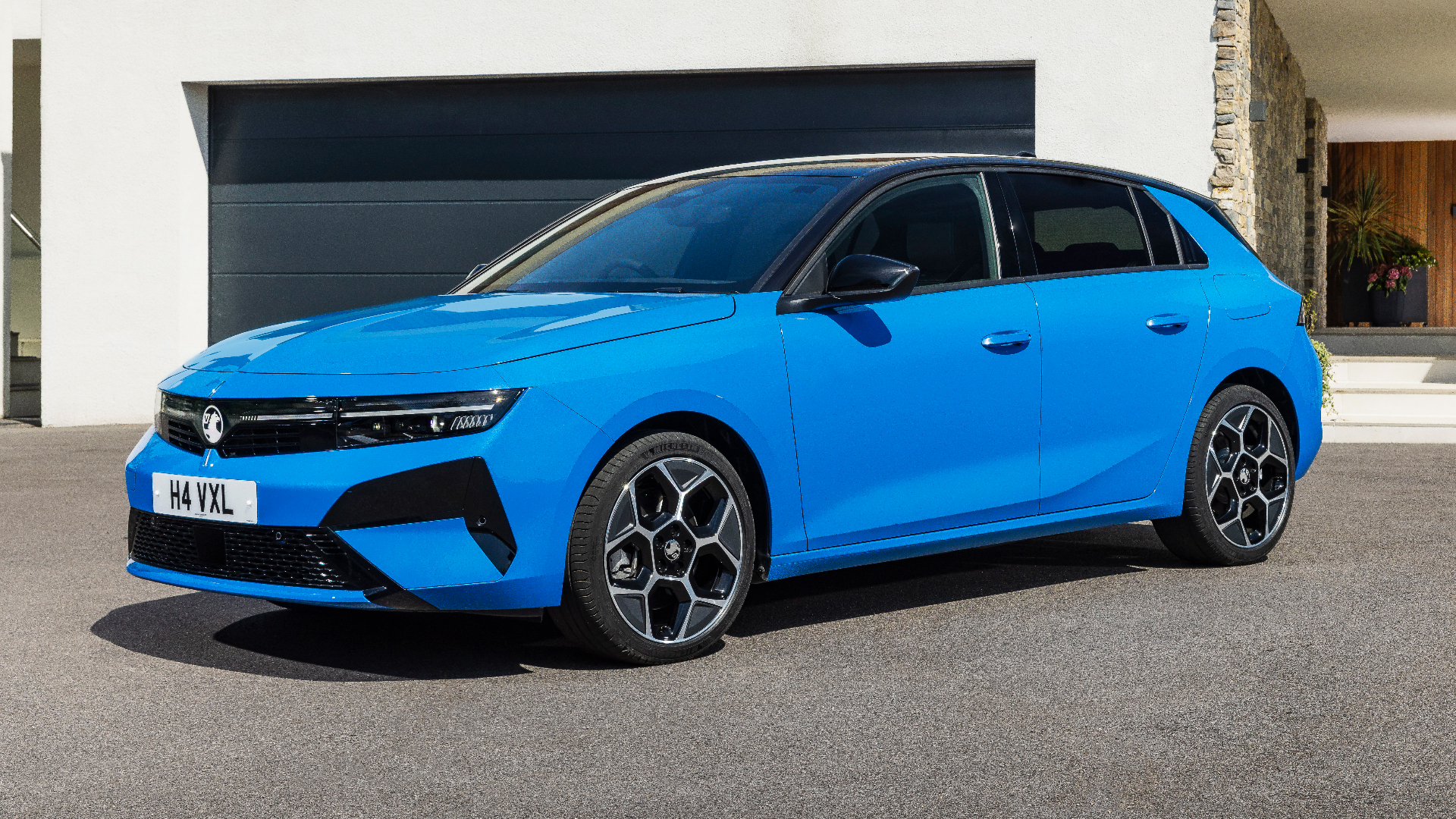 2026 Vauxhall Astra front quarter