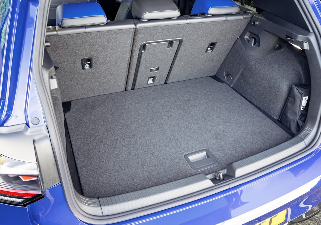 Luggage Area Kit | VOLKSWAGEN GOLF R 2024 Luggage Area Kit | VOLKSWAGEN GOLF R 2024