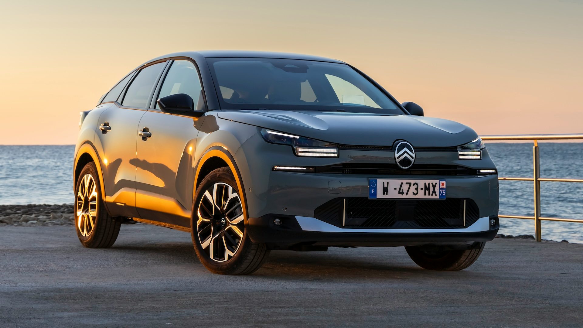 Citroen C4 - 2025, LHD, front three quarter static