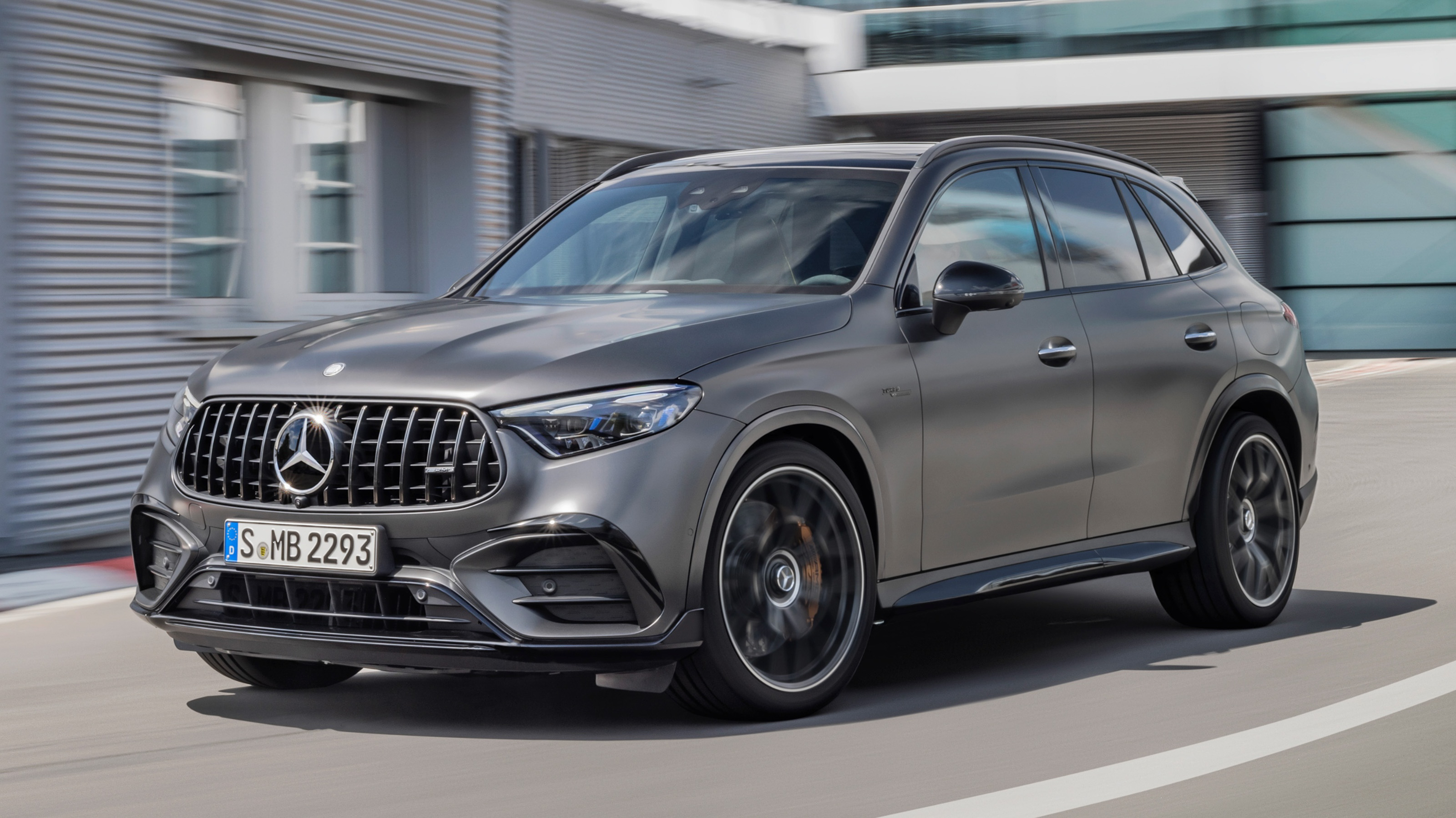 Prueba Mercedes AMG GLC 63 S E Performance 2025 | Precio y Opinión | Carwow