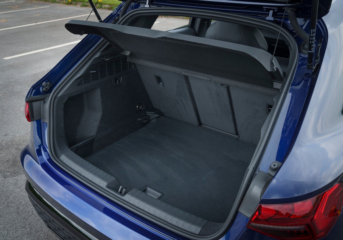 Luggage Area Kit | AUDI A3 2021 Luggage Area Kit | AUDI A3 2021