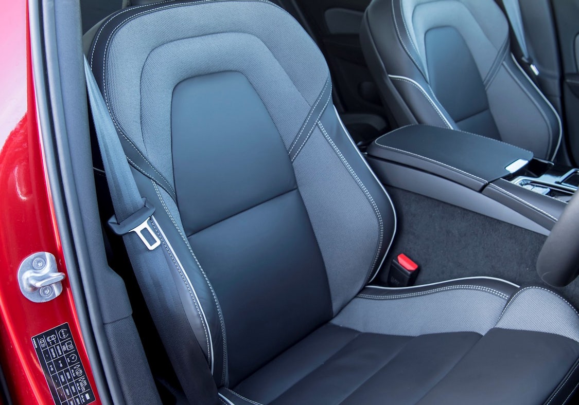 Volvo V60 Review 2025 Performance Pricing Carwow1