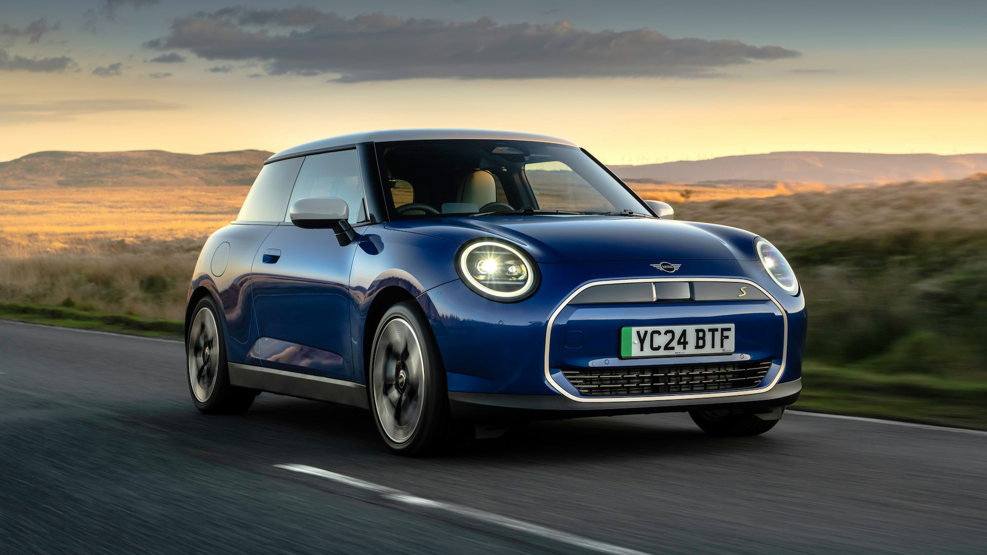 MINI Cooper Electric Review 2025 Performance Pricing Carwow