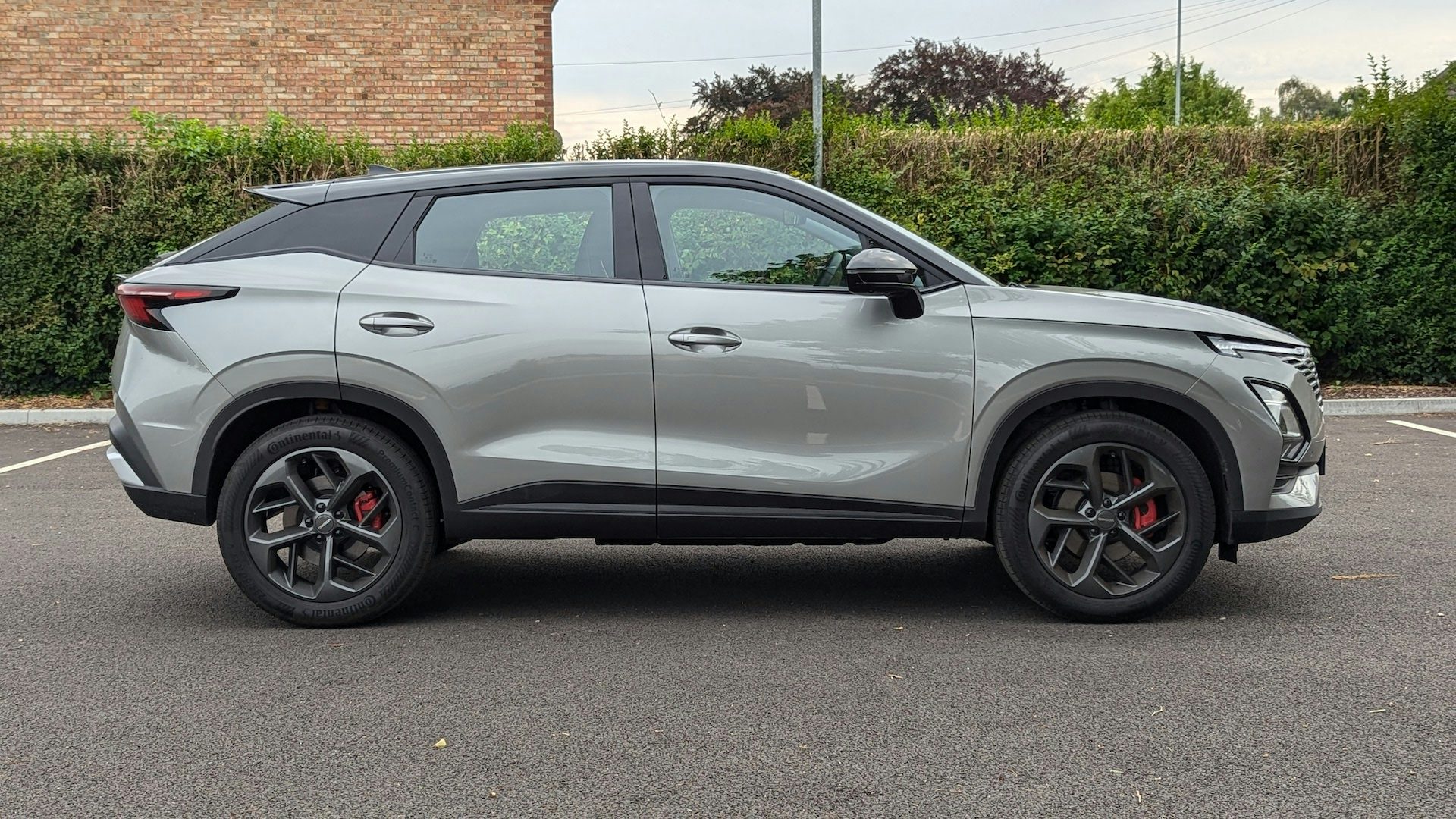 Omoda 5 - 2024, RHD, side profile static