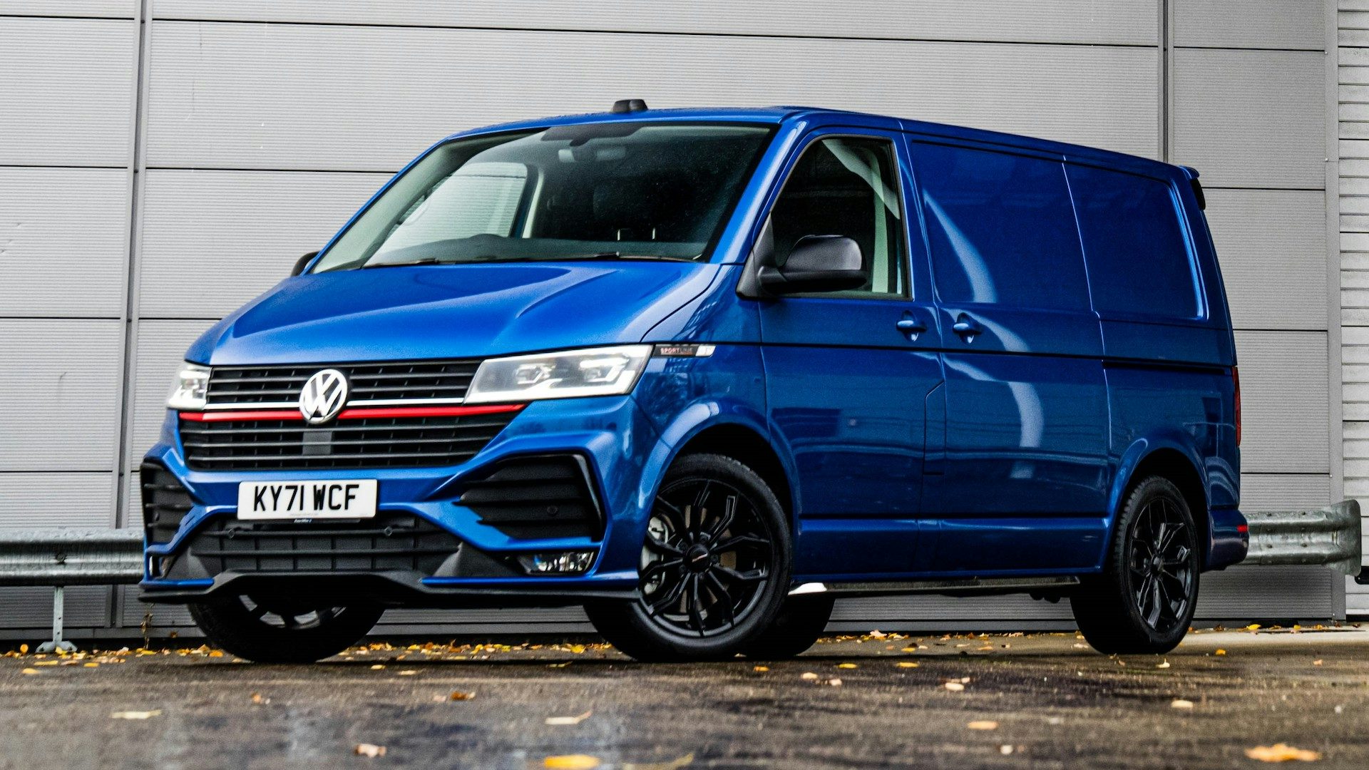 Volkswagen Transporter - 2024, RHD, front three quarter static