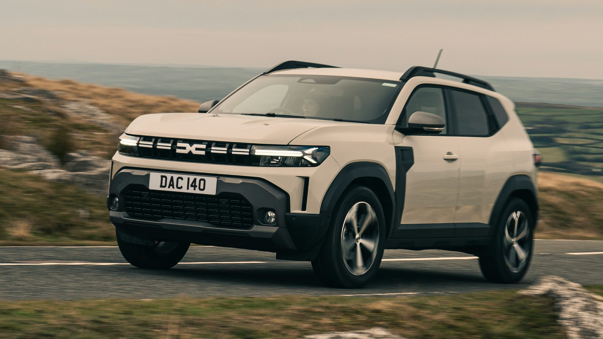 Dacia Duster, 2024, RHD - front three quarter dynamic