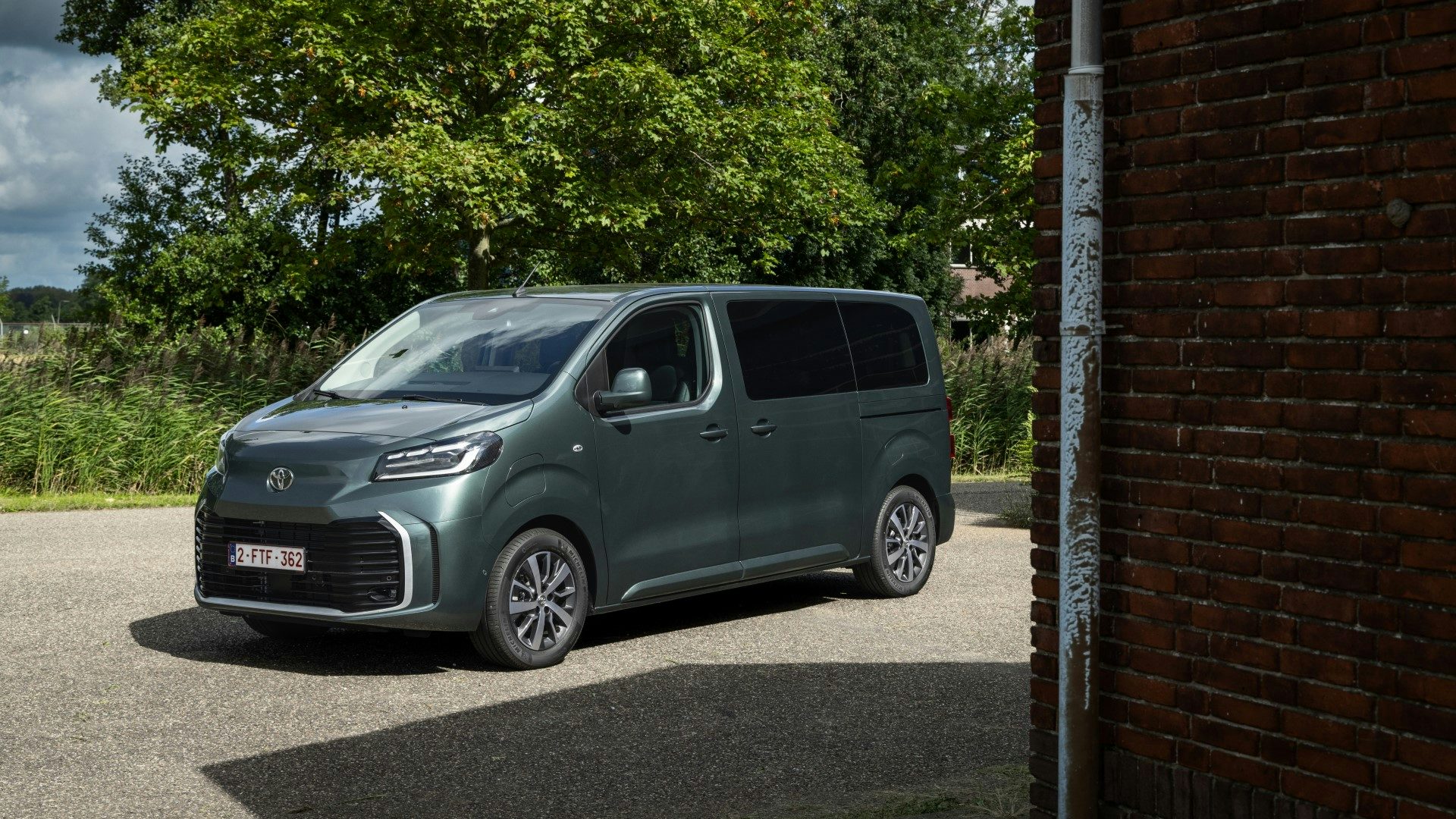 Toyota Proace Verso Electric Review 2025 Performance Pricing
