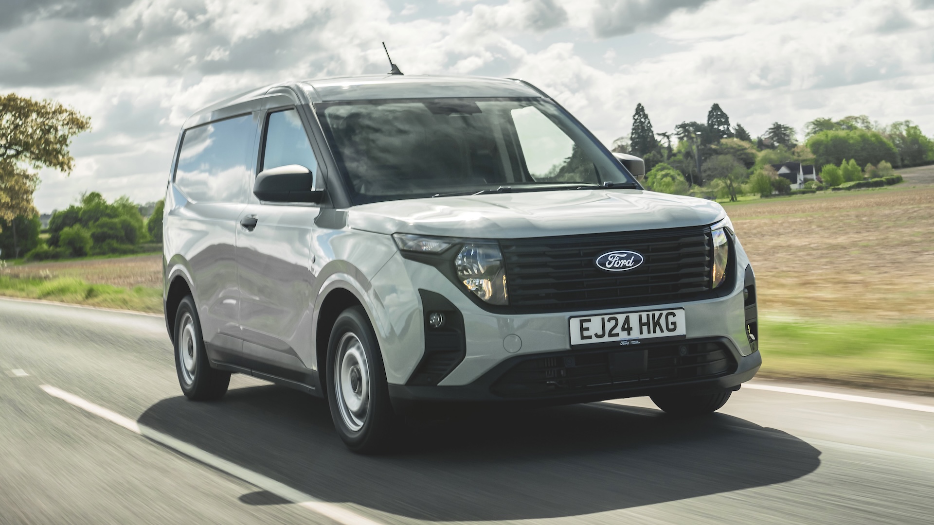 Ford Transit Courier Specifications & Dimensions Carwow