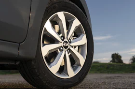 Kia Rio Review 2024 | Performance & Pricing | Carwow