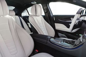 Mercedes-Benz CLS Coupé Azul Espectral asientos