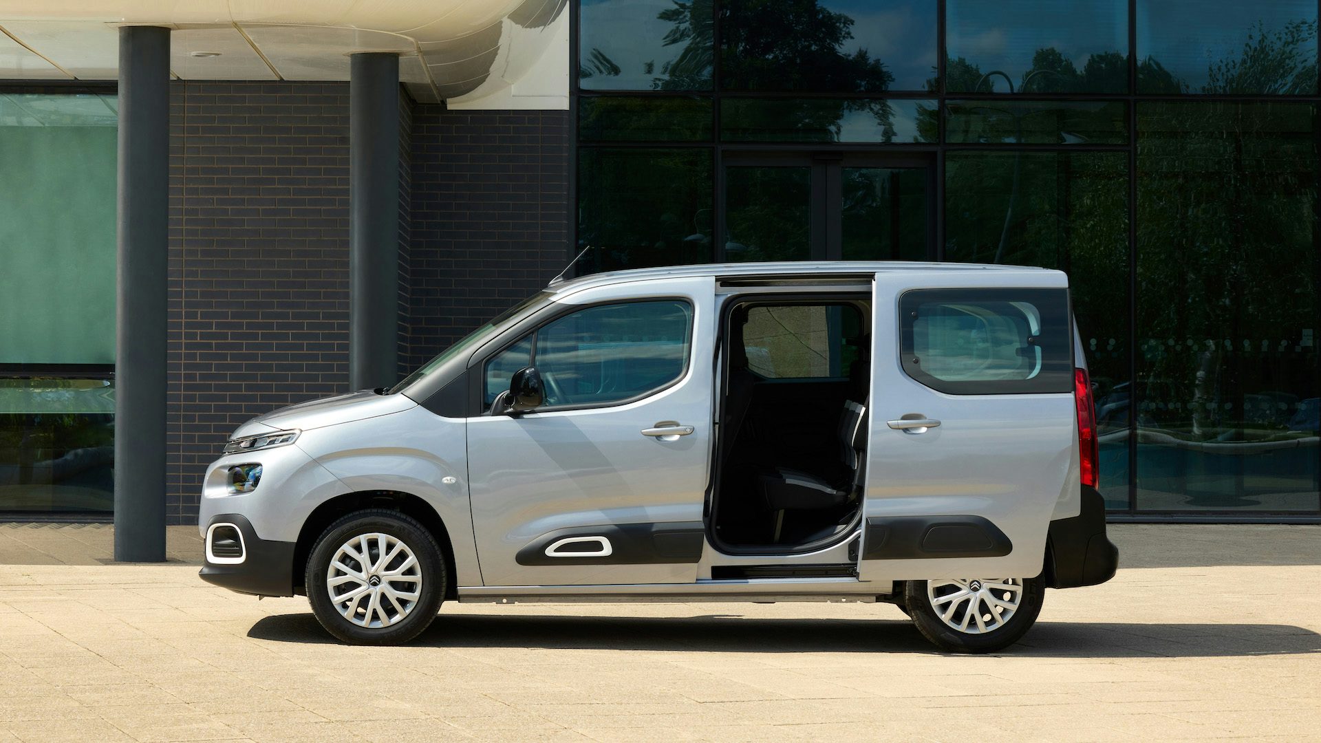 2023 Citroen Berlingo side static
