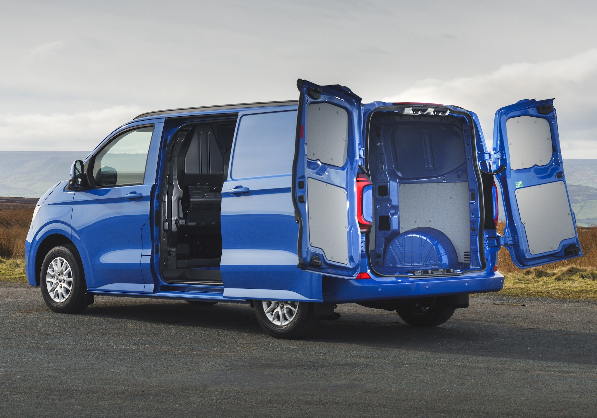 Volkswagen Transporter Review 2025 Performance Pricing Carwow