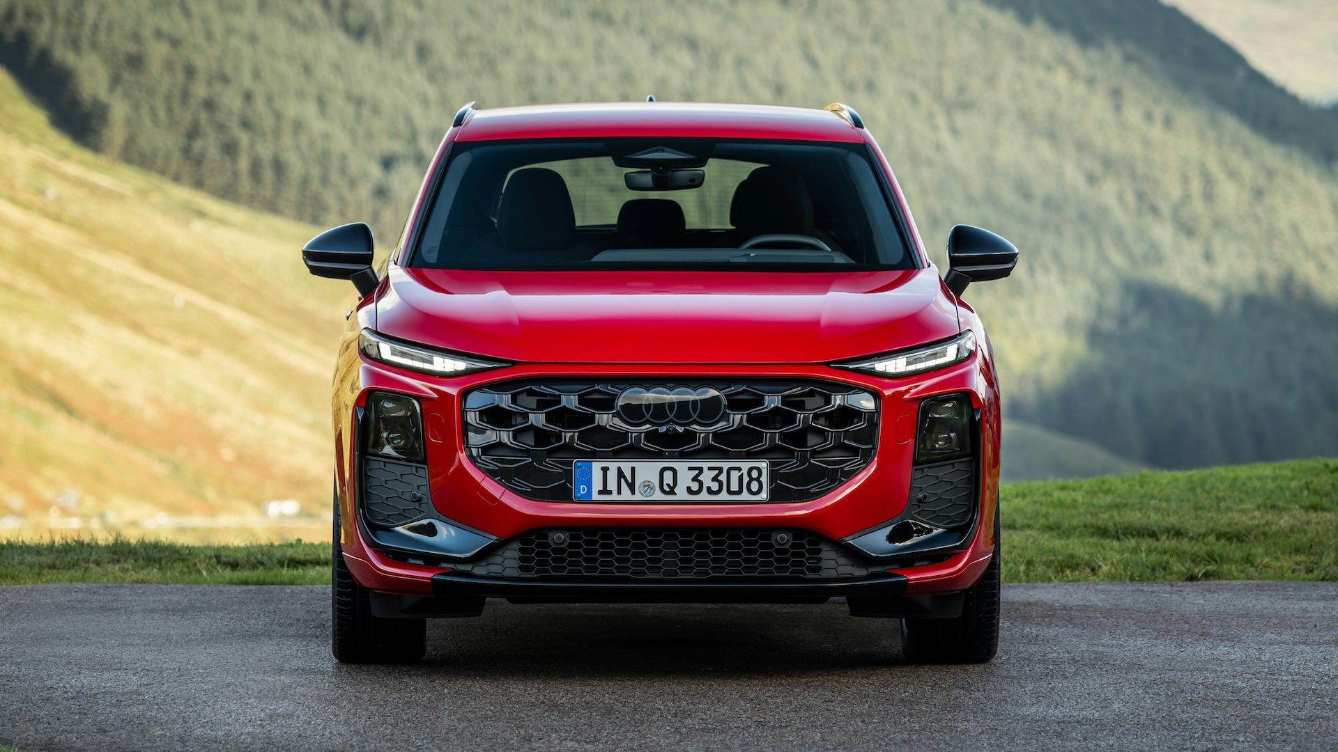 Audi Q3 Review 2025 Performance Pricing Carwow - Main Image