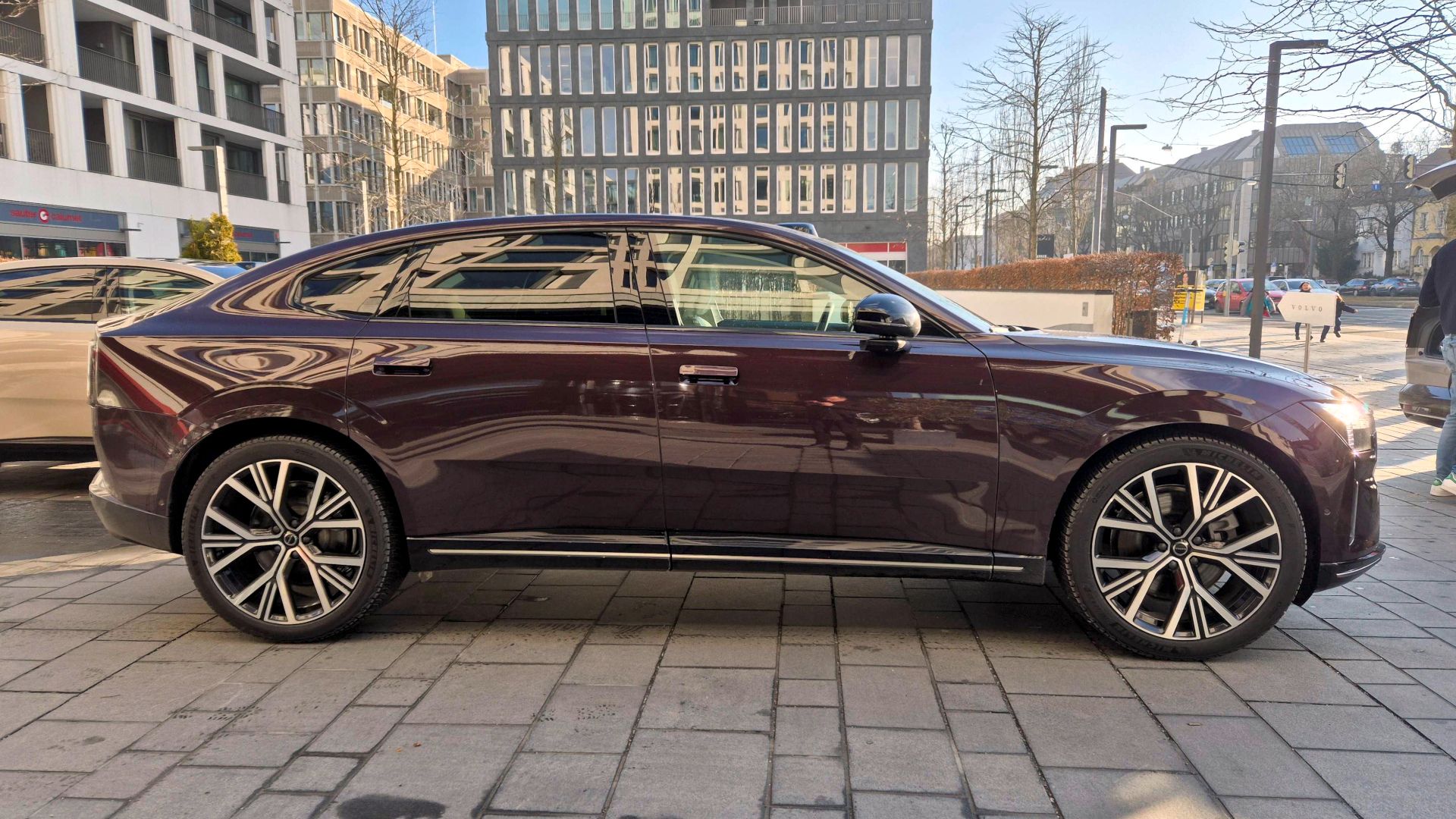 Volvo ES90 Exterieur seitlich stehend