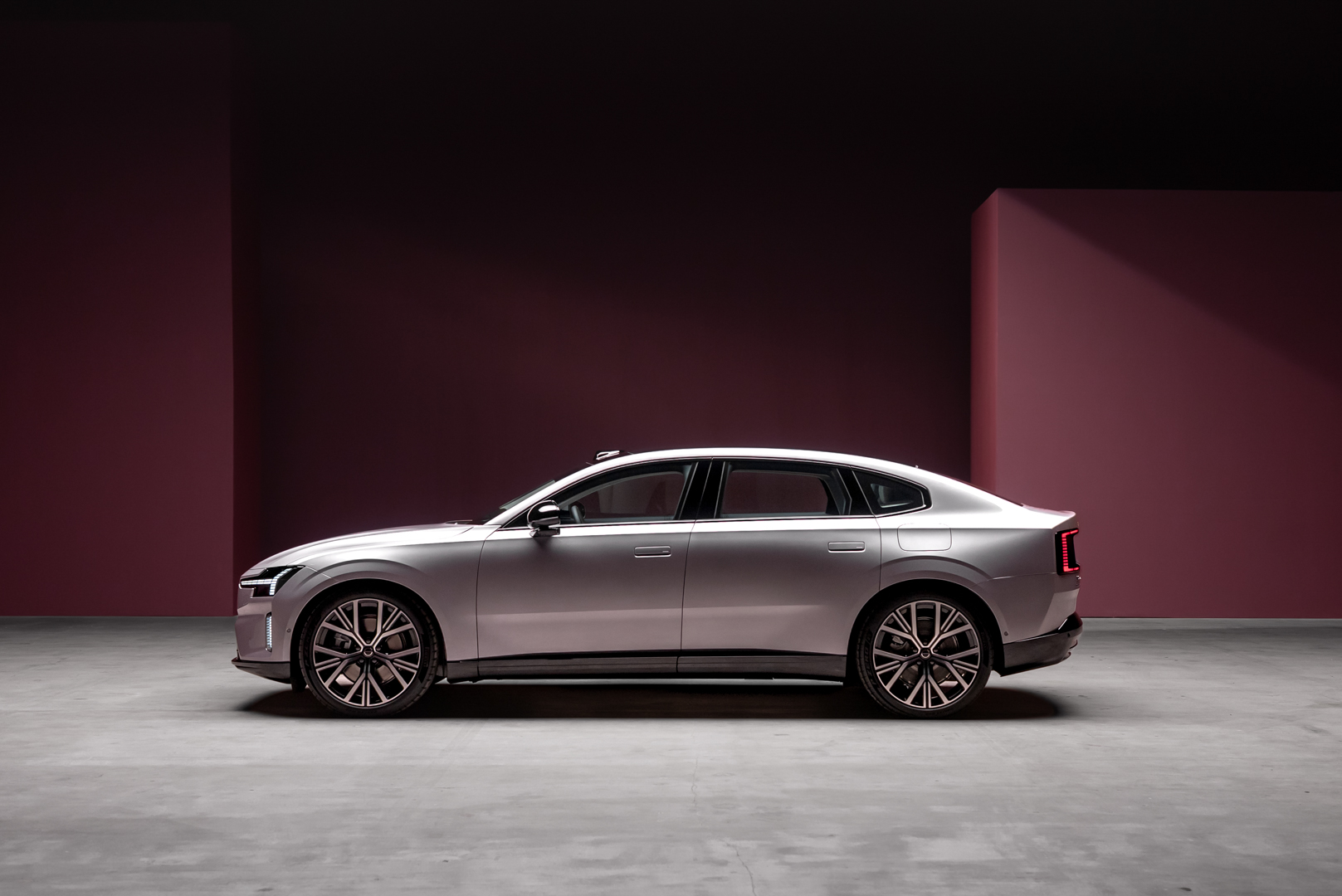 Volvo ES90 Ultra Sand Dune