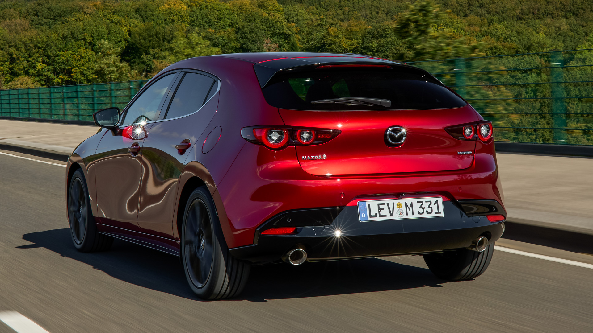 Mazda3 Soul red crystal