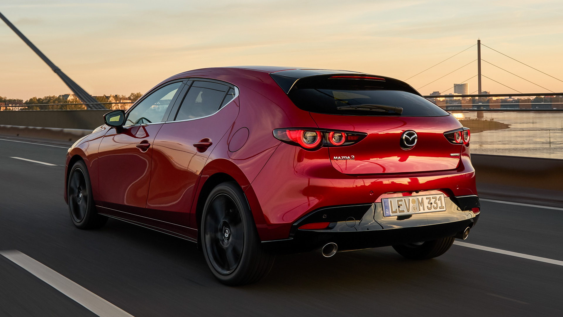 Mazda3 Soul red crystal