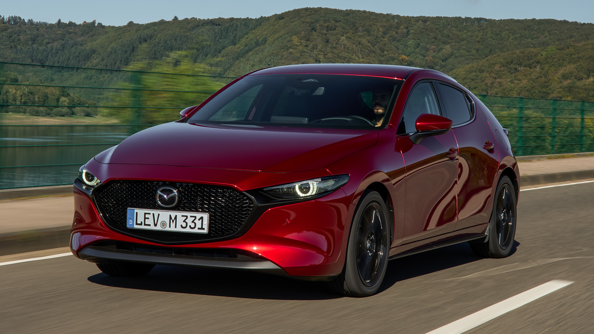 Mazda3 Soul red crystal