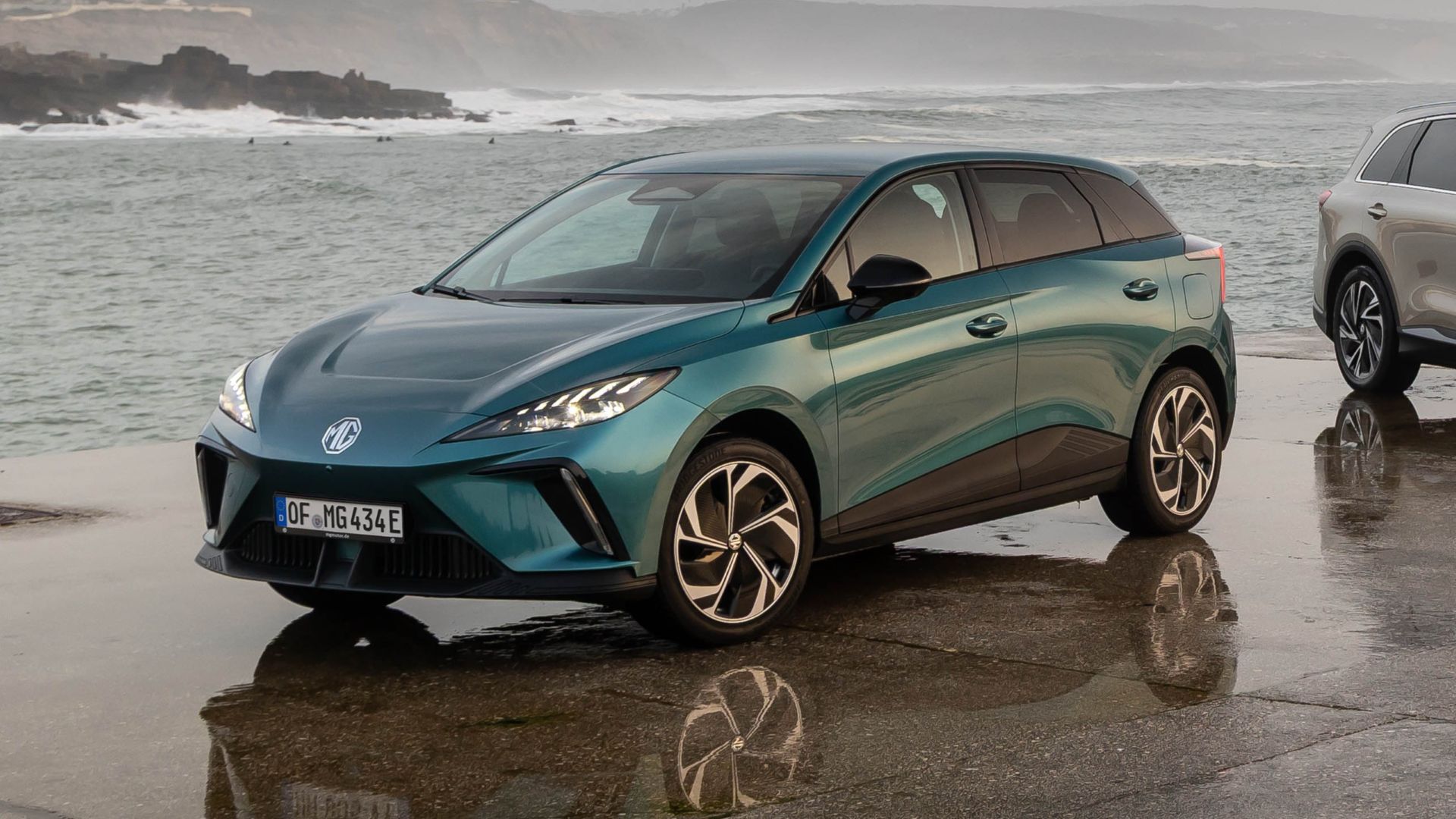 MG4 Electric Facelift 2026 vorne seitlich stehend