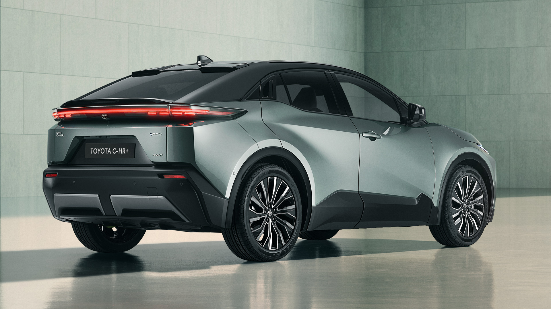 Toyota C-HR+ 2025 Gris Lunar