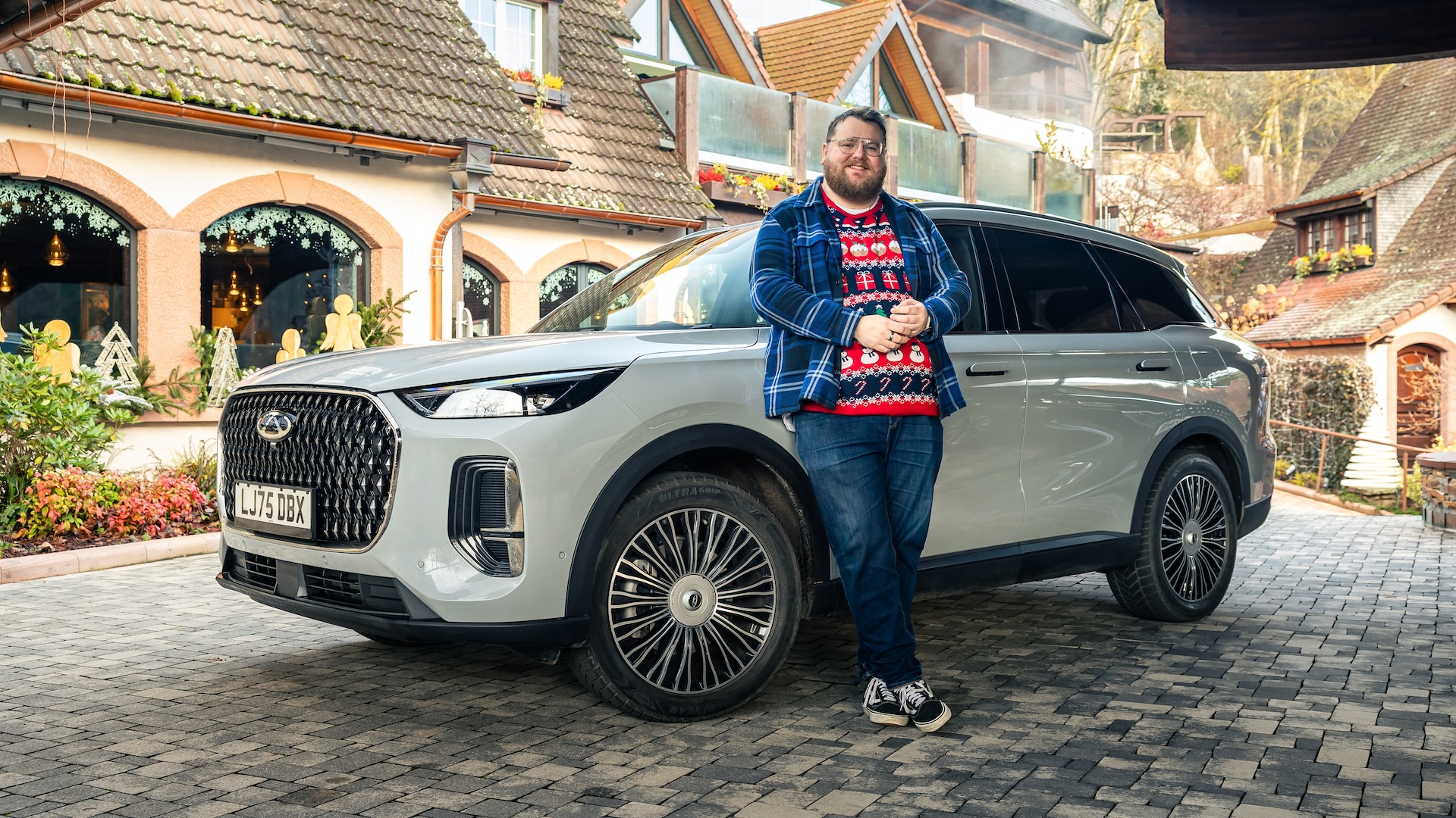 Chery Tiggo 9 with Tom Wiltshire