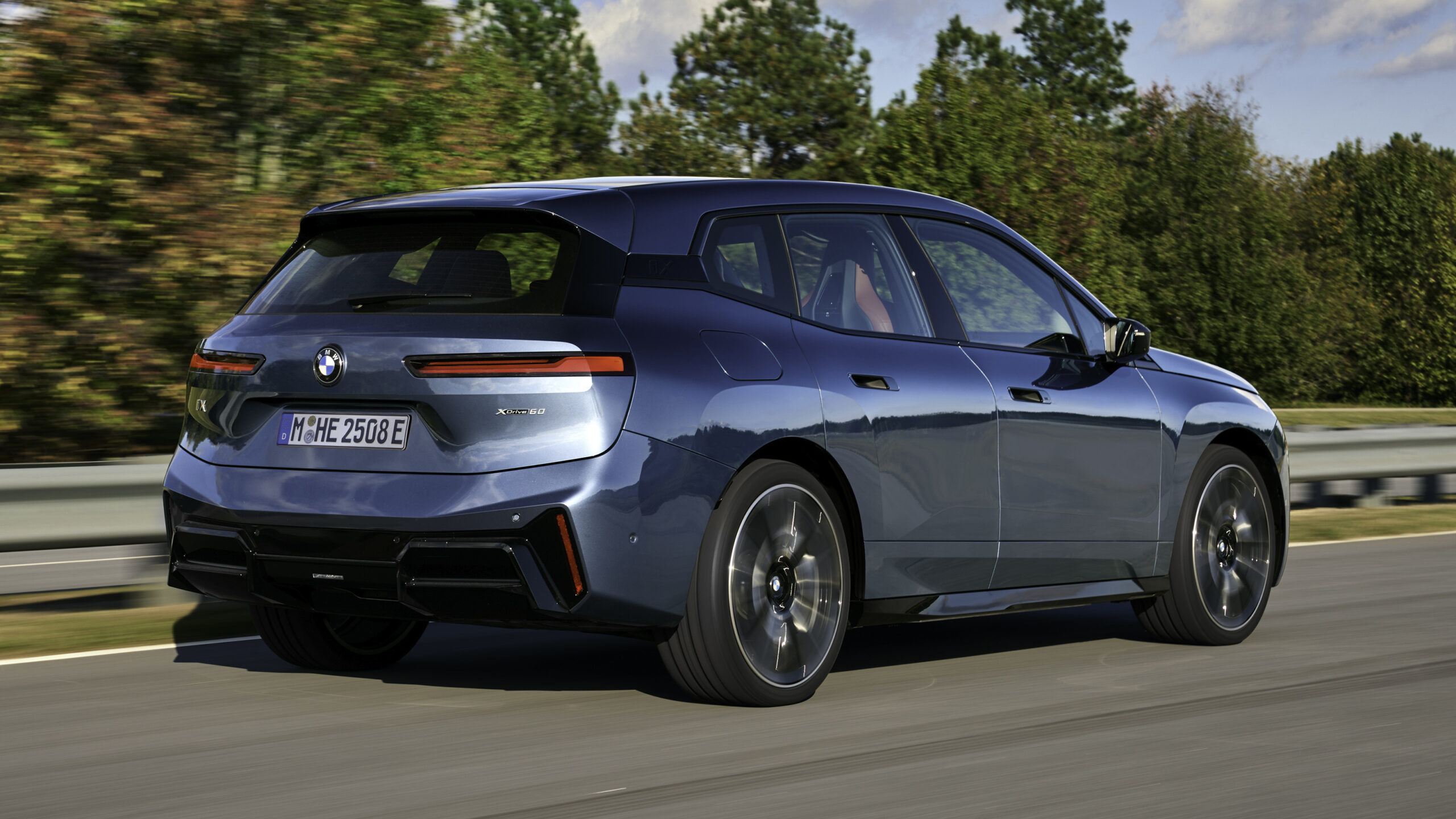 BMW iX M70 xDrive