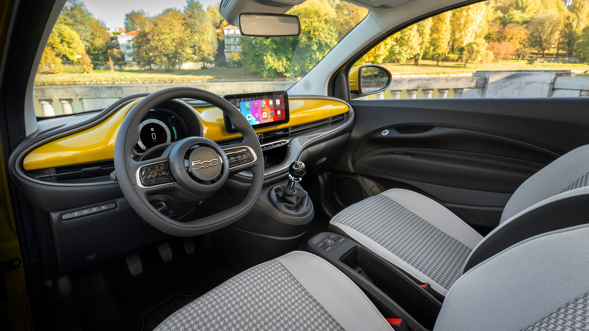Elegantes Fiat 500 Interior Fotosnull