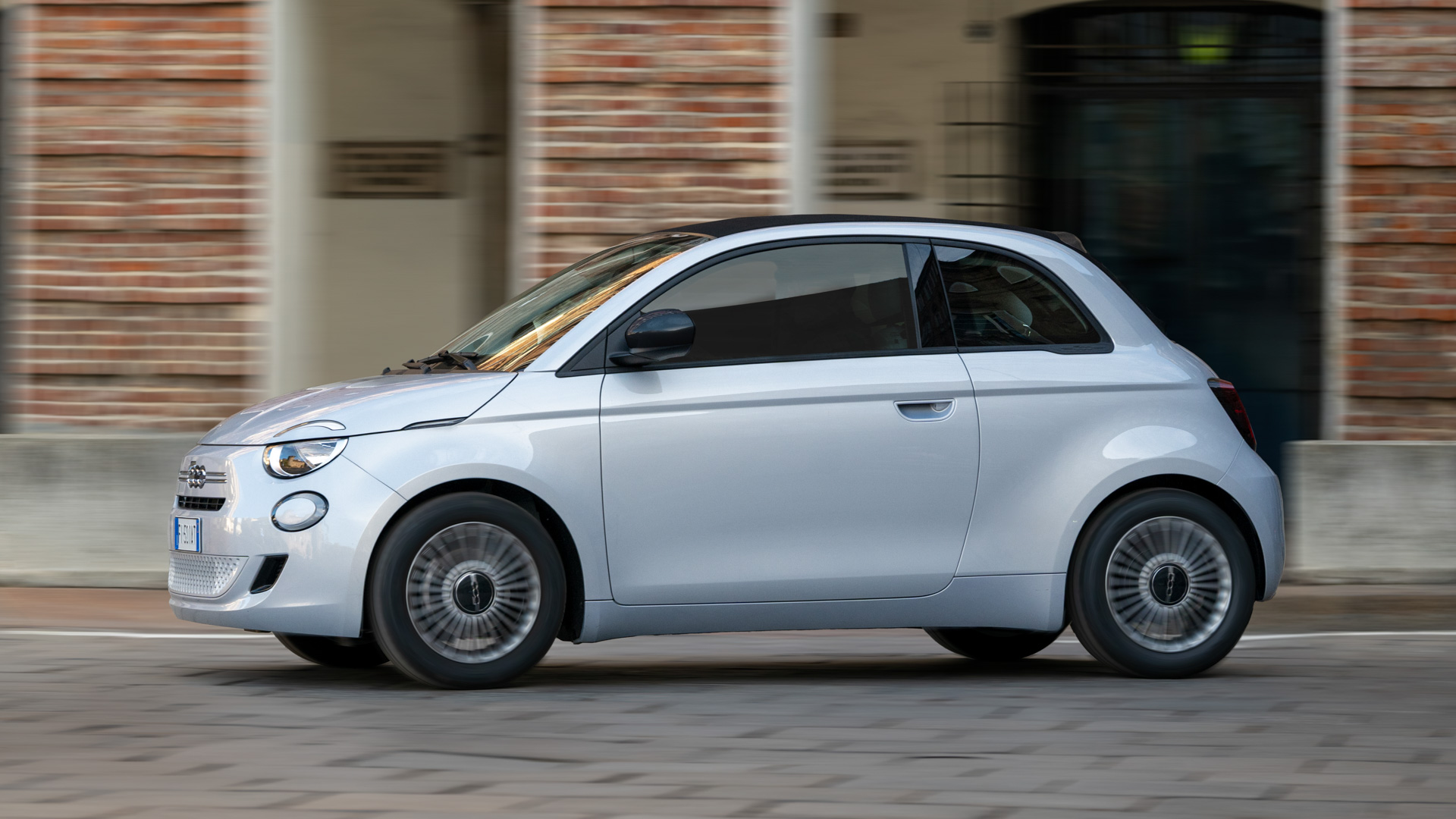 Fiat 500 Hybrid Cabrio La Prima Azul Celestial