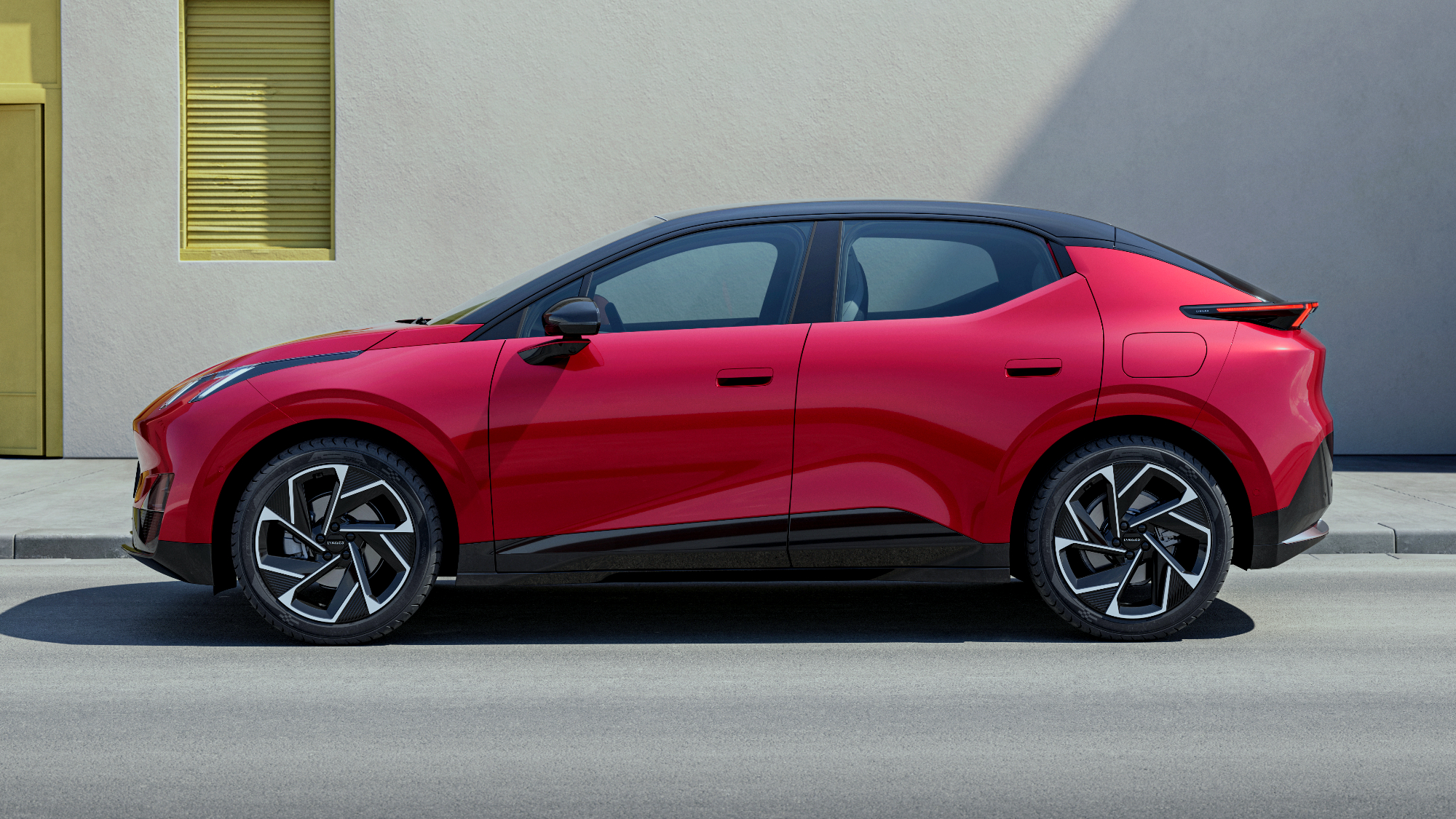 Lynk&Co 02 Red Metallic