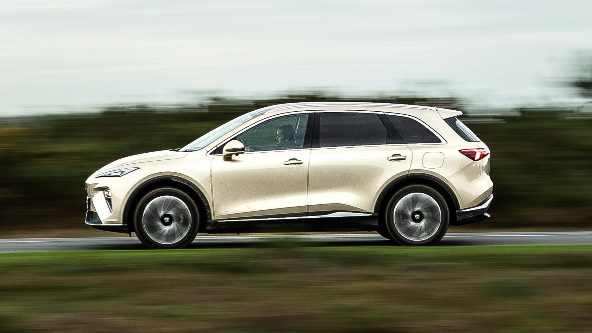 MGS6 EV Luxury Stratford Gold