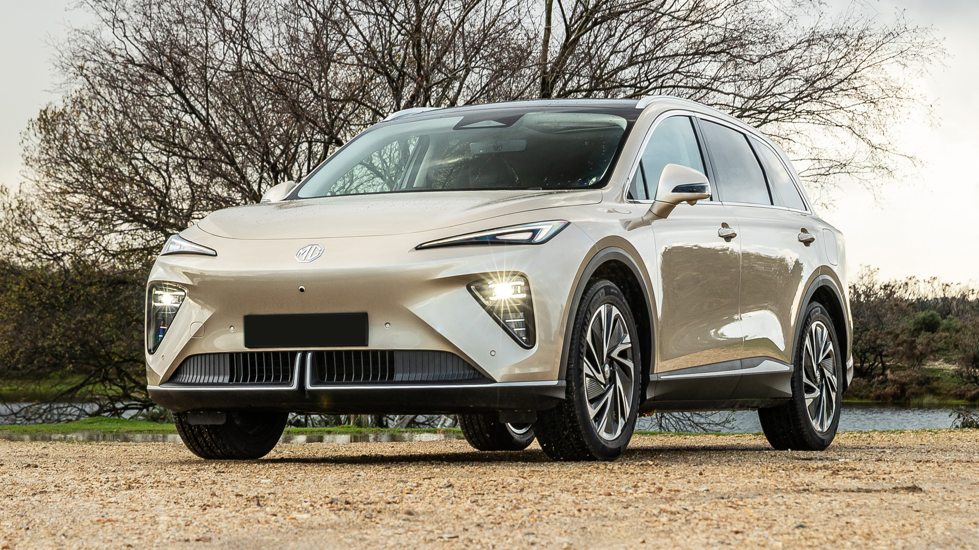 MGS6 EV Luxury Stratford Gold