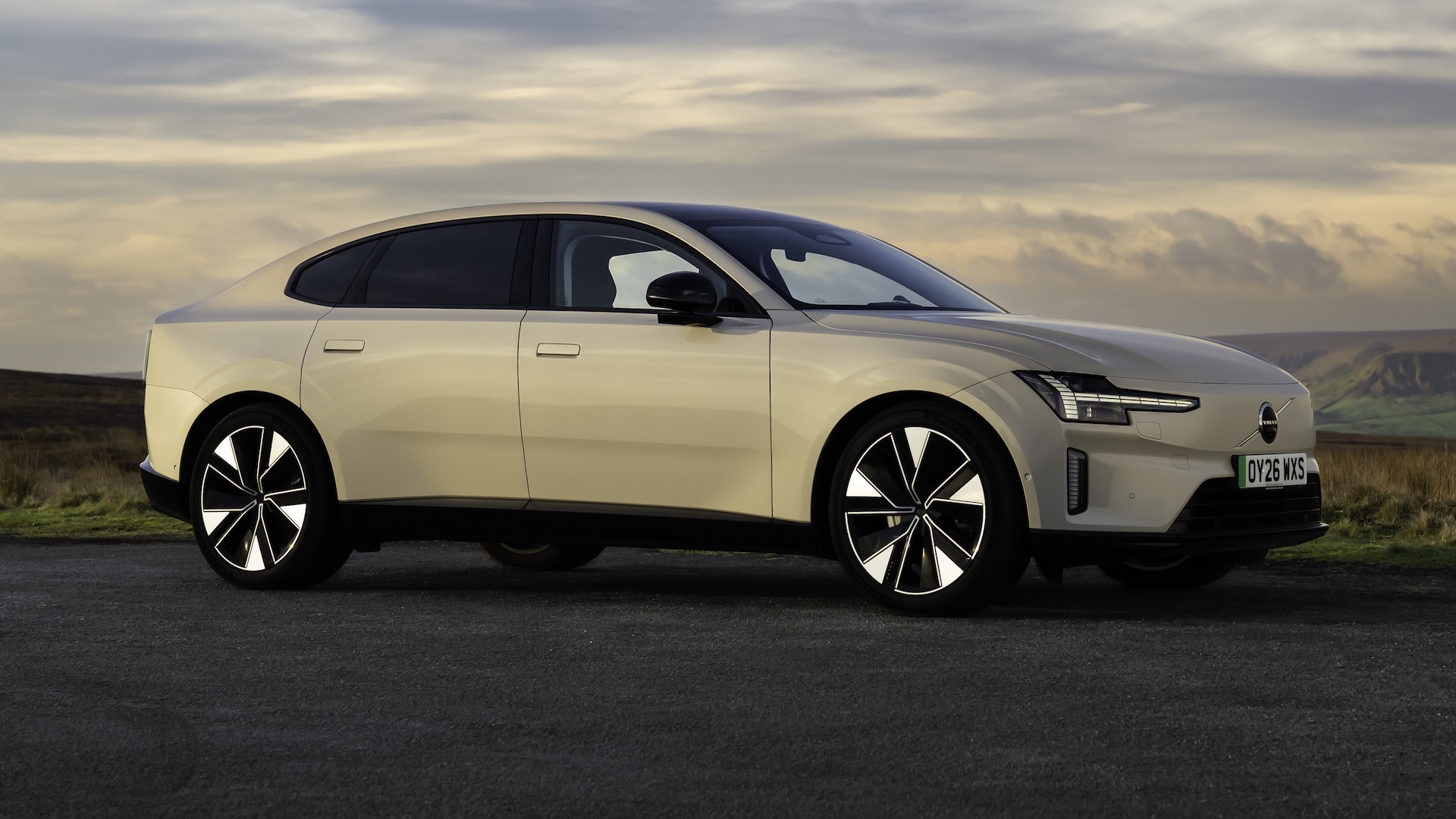 2026 Volvo ES90 parked, front quarter.