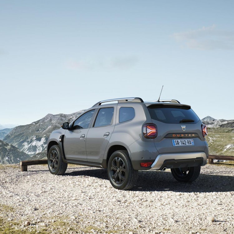 Dacia Duster: Innenraum und Ausstattungslinien, Test, Eigenschaften &  Preise