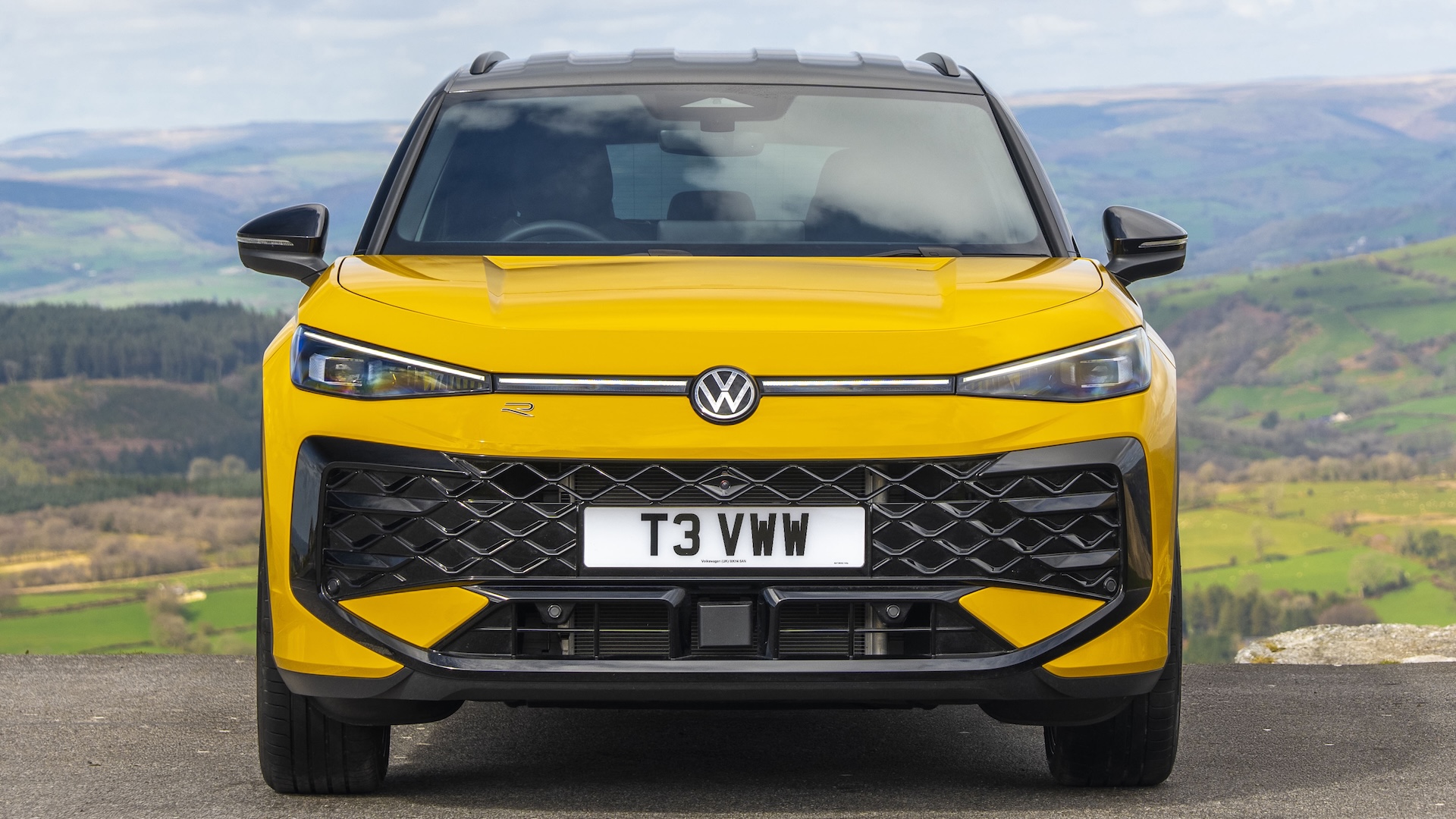 Volkswagen T-Roc 2026 RHD front static
