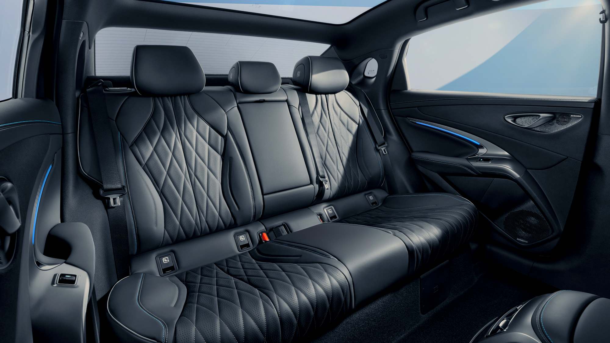 BYD Seal (2026) | Interior y maletero | Carwow
