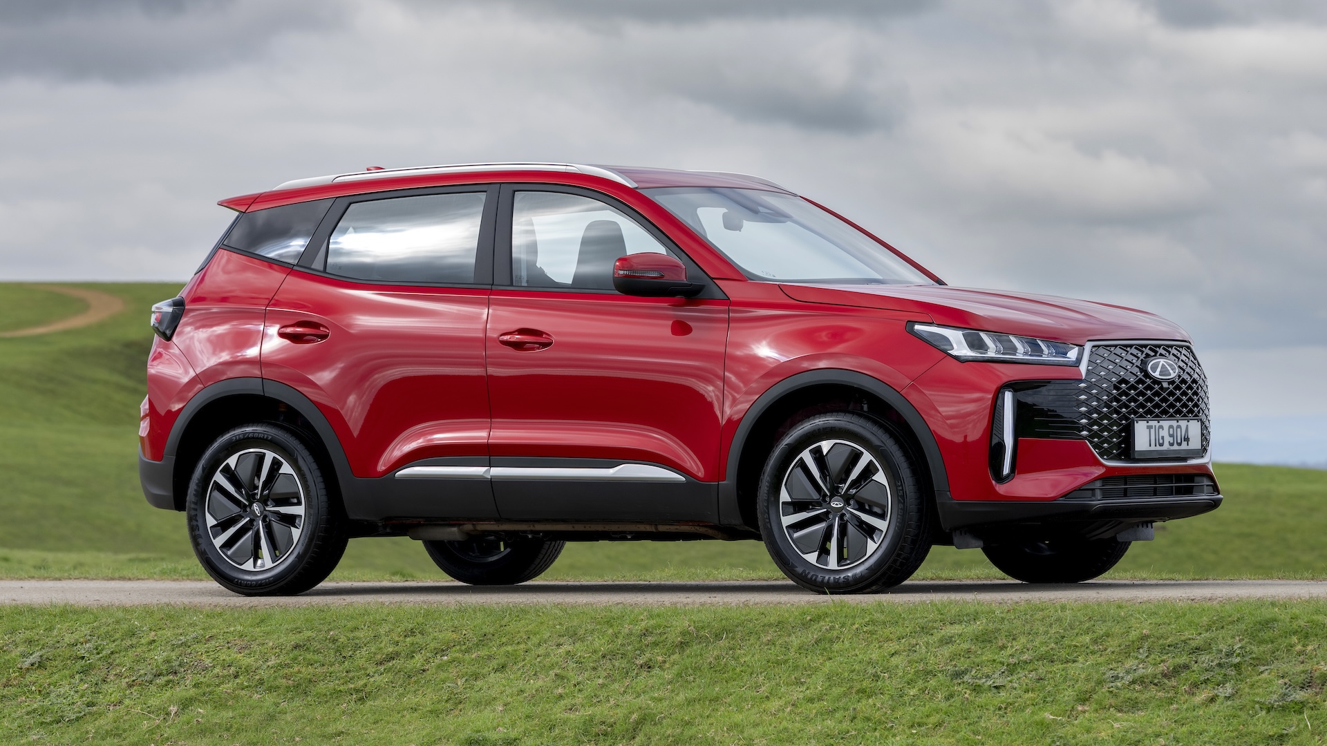 Chery Tiggo 4 RHD 2026 front three quarter static