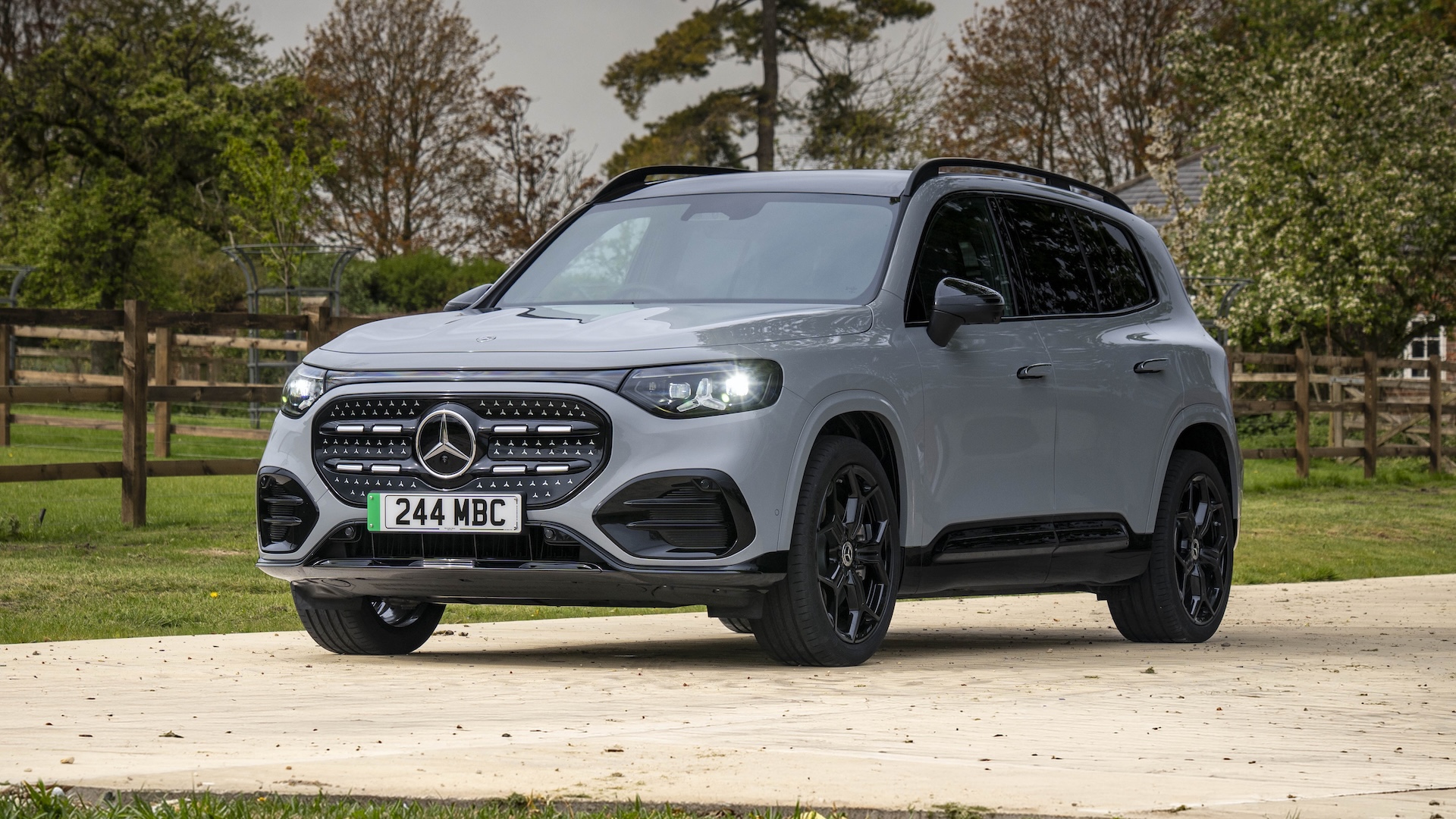 Mercedes GLB Electric 2026 RHD front three quarter static